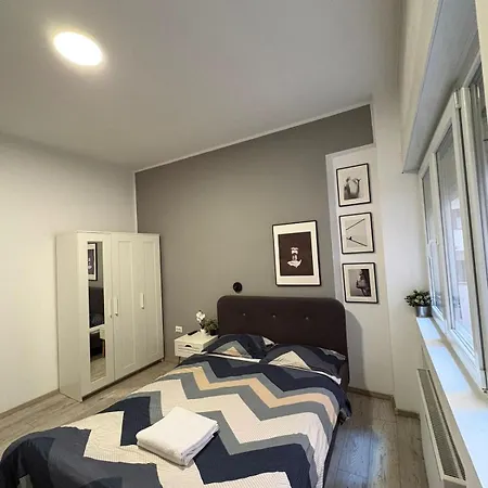 Apartment Big For Up To 8 People In Center